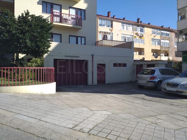 Leilão Suspenso · Usufruto · Lugar de Garagem · Porto