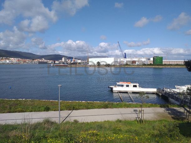 Moradia V4 em Condomínio Fechado