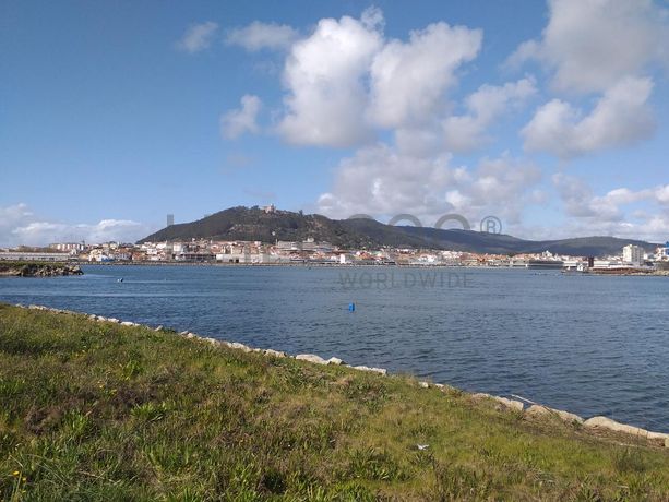 Moradia V4 em Condomínio Fechado