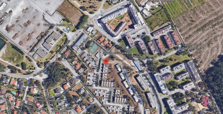 Moradia V4 em Condomínio Fechado