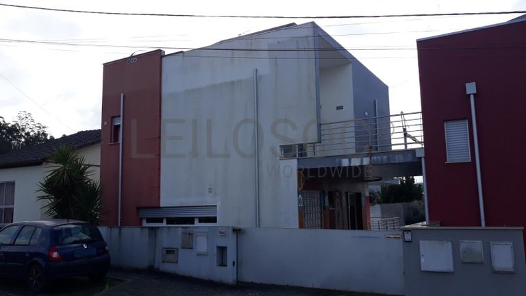 1/2 de Moradia V3 · Leiria