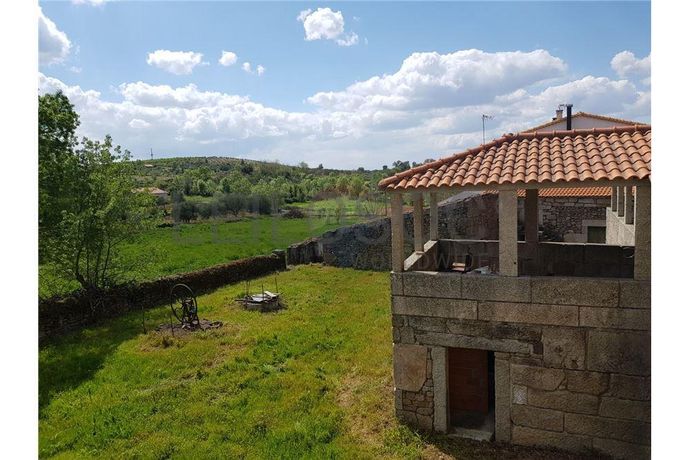 Quinta Secular em Reconstrução · Vila Flor