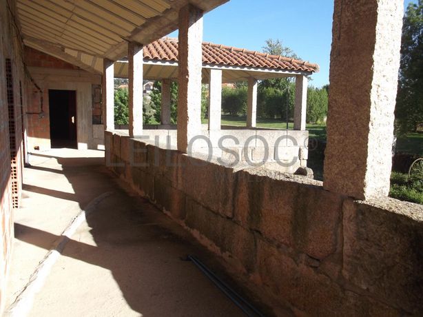 Quinta Secular em Reconstrução · Vila Flor