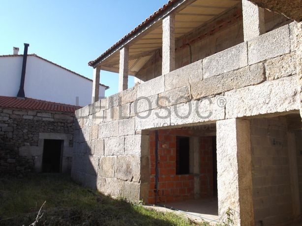 Quinta Secular em Reconstrução · Vila Flor