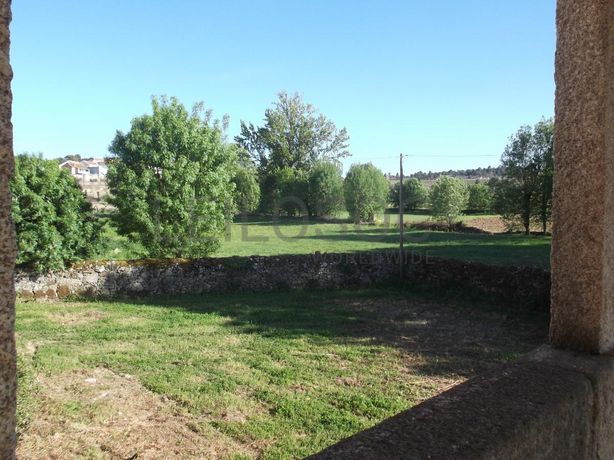 Quinta Secular em Reconstrução · Vila Flor