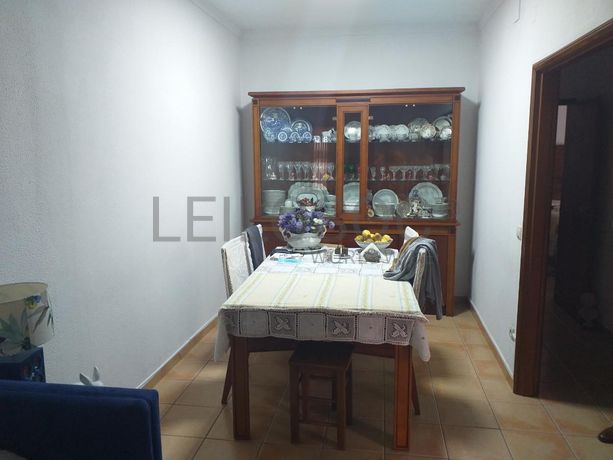 Moradia V5 + Logradouro + Terreno · Santo Tirso