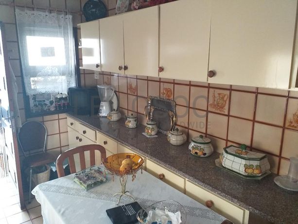 Moradia V5 + Logradouro + Terreno · Santo Tirso