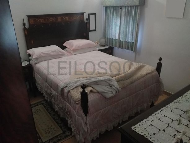 Moradia V5 + Logradouro + Terreno · Santo Tirso