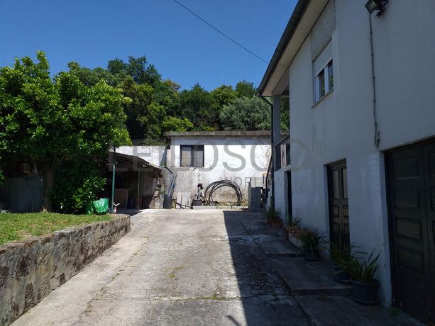 Anexo para arrumos · Santo Tirso