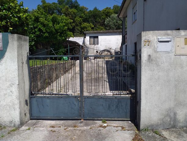 Anexo para arrumos · Santo Tirso