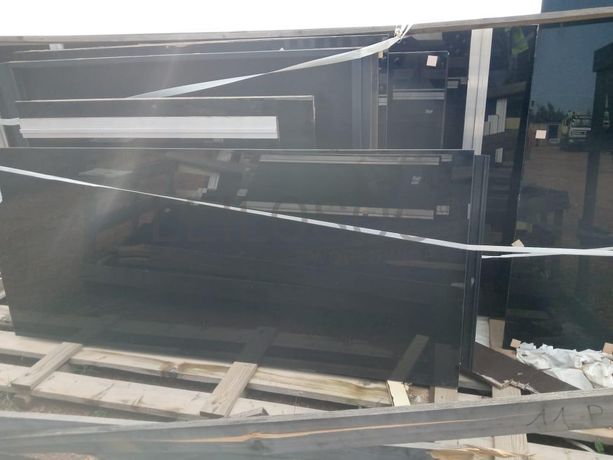 Estruturas de alumínio com vidros ·