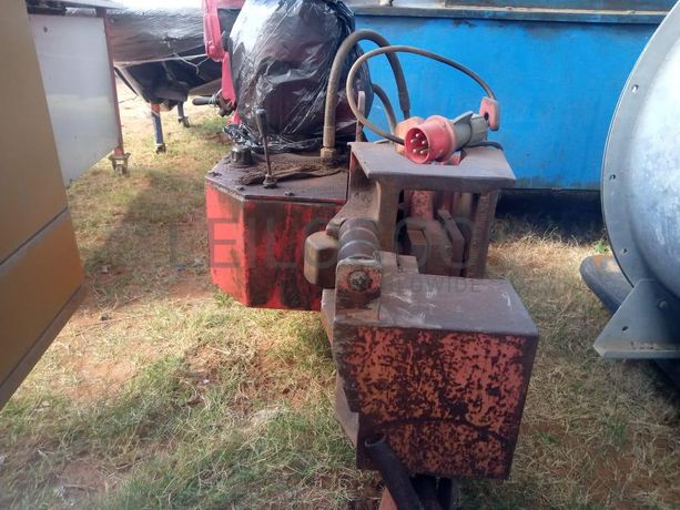 Máquina de cortar ferro ·