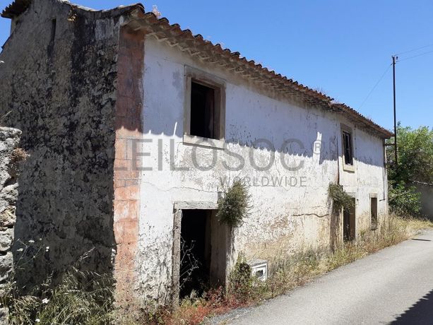 Moradia em Ruínas c/ Terreno · Tomar