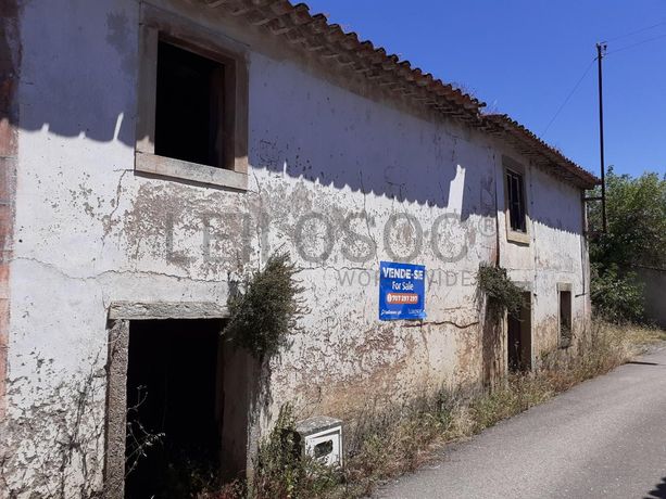 Moradia em Ruínas c/ Terreno · Tomar