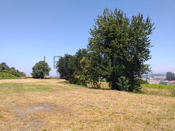 1/8 de Terrenos · Santo Tirso