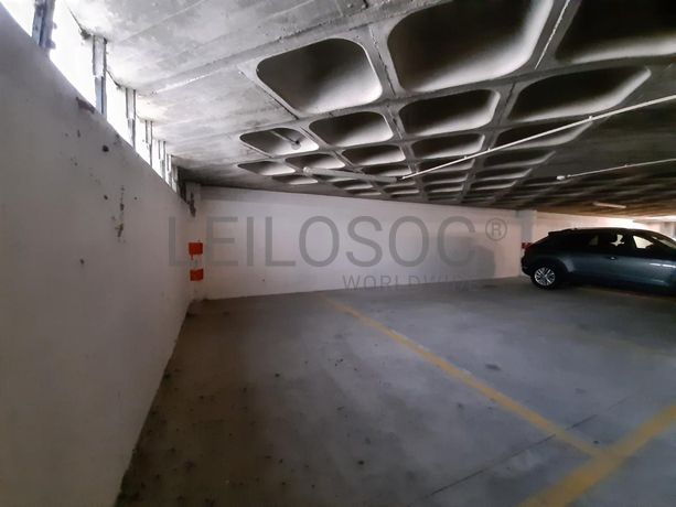 Lugar de Garagem · Porto