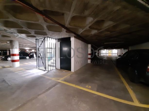 Lugar de Garagem · Porto