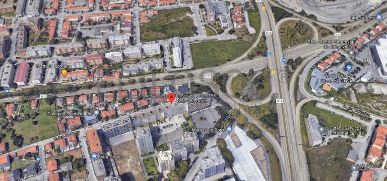 Lugar de Garagem · Porto