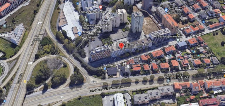 Lugar de Garagem · Porto