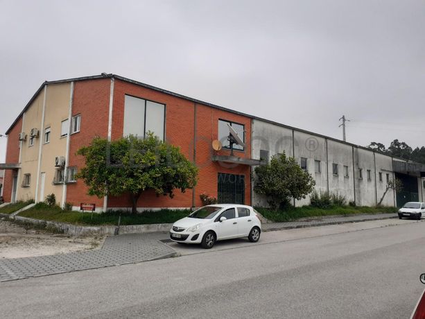 Armazém c/ Escritório e Apartamento · Anadia