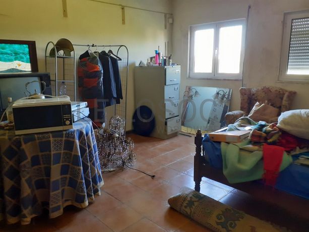 Armazém c/ Escritório e Apartamento · Anadia