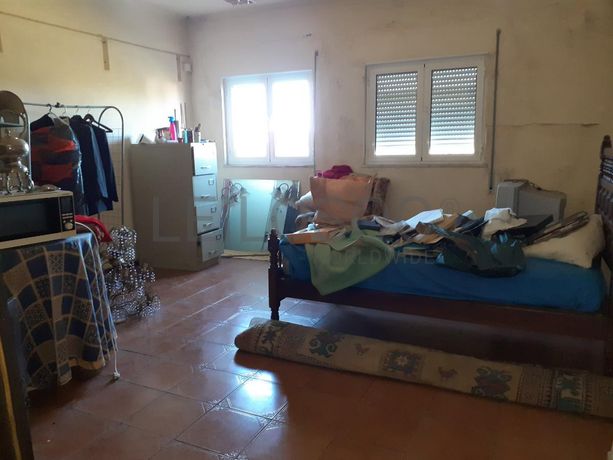 Armazém c/ Escritório e Apartamento · Anadia