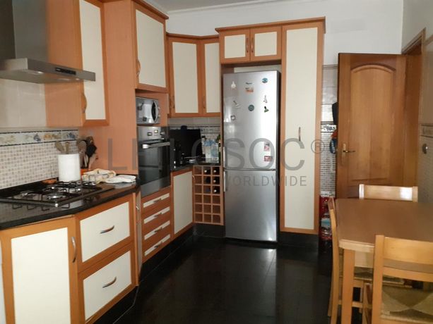 Moradia V3 c/ Logradouro · Vila Viçosa