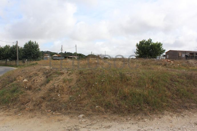 1/2 de Terreno · Torres Vedras