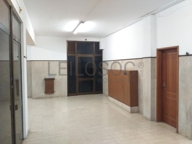 Proporção de 1/2 de Estabelecimento Comercial · Gondomar