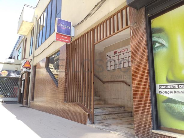 Proporção de 1/2 de Estabelecimento Comercial · Gondomar