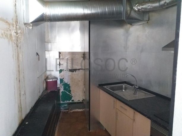 Proporção de 1/2 de Estabelecimento Comercial · Gondomar