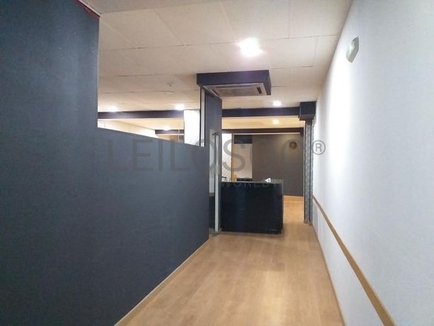 Proporção de 1/2 de Estabelecimento Comercial · Gondomar