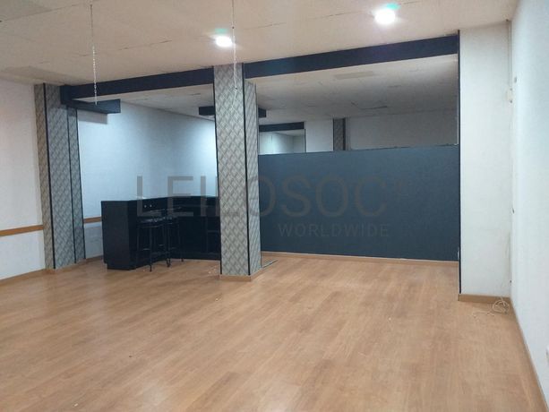 Proporção de 1/2 de Estabelecimento Comercial · Gondomar