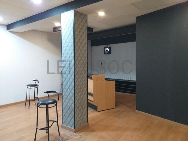 Proporção de 1/2 de Estabelecimento Comercial · Gondomar