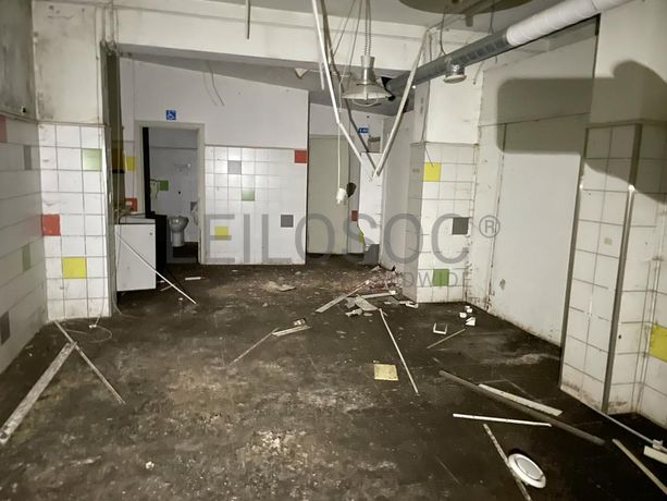 Estabelecimento Comercial · Porto