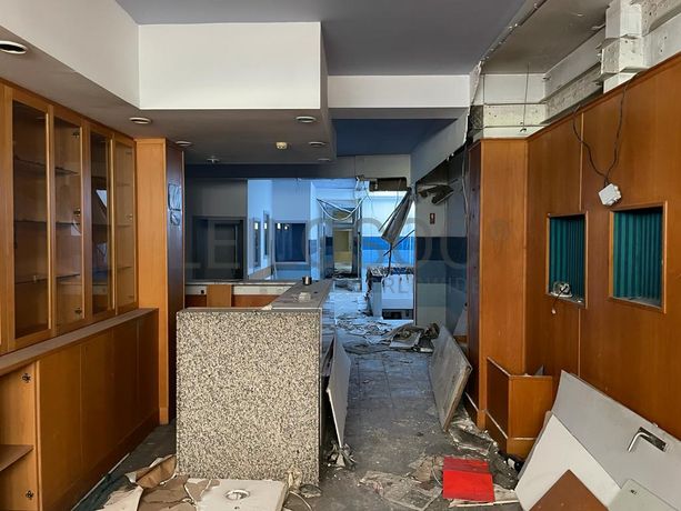 Estabelecimento Comercial · Porto