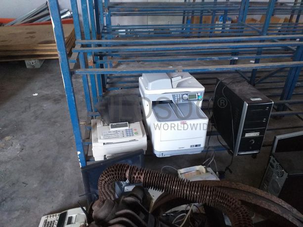 Armazém · Equipamento Diverso · Santo Tirso