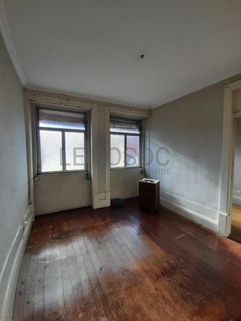 Edifício 3 Pisos · Campanhã, Porto