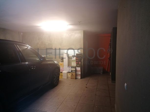 Moradia V3 com Piscina inserida na Quinta da Moura · Oeiras