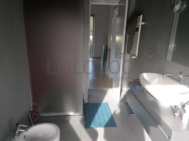 Moradia V3 com Piscina inserida na Quinta da Moura · Oeiras