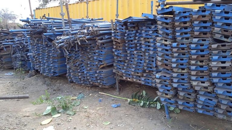 Andaimes | Scaffolding ·