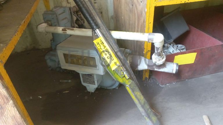 Material Informático + Material Informático + Material Informático + Diversos + Mobiliário de escritório + Diversos + Diversos + Olofotes + Diversos + Diversos + Contentor de 40P ·