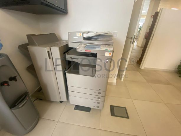 Equipamentos eletrónicos ·