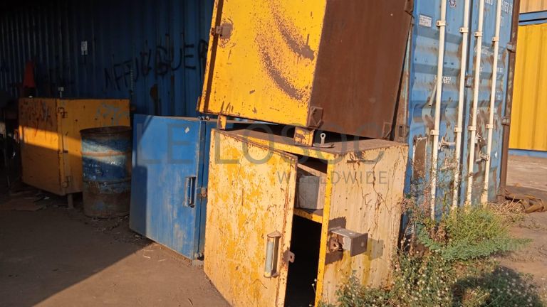 CAIXAS METÁLICAS ·