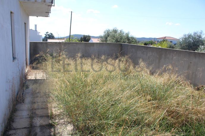 Lote para Construção c/ Benfeitoria · Portalegre