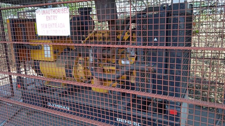 GERADOR OLYMPIAN GEH250 ·