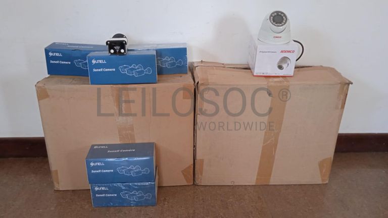 Câmeras de vigilância + Equipamentos de vigilância + Equipamentos de vigilância + Equipamentos de vigilância + Equipamentos de vigilância + Equipamentos de vigilância ·