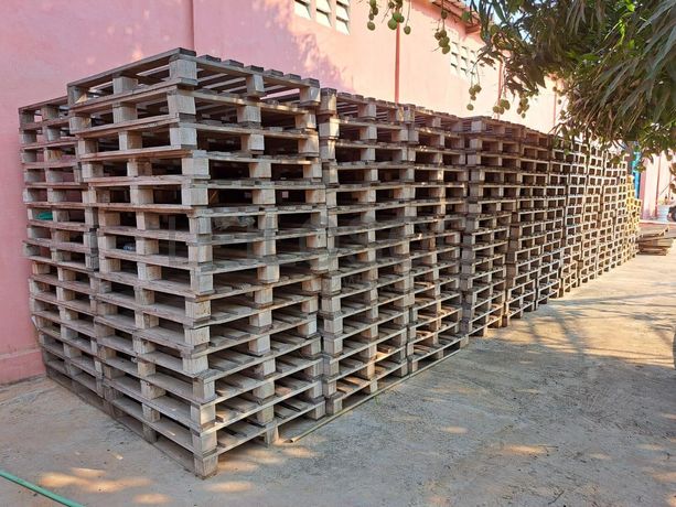 Paletes em madeira