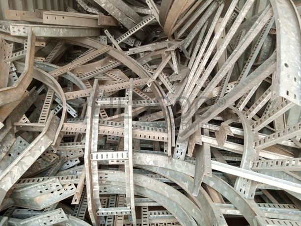 Estruturas metálicas ·