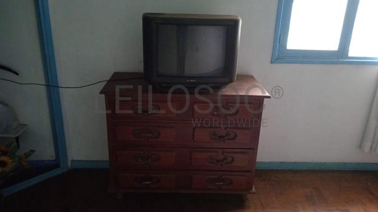 Mobília de lar e TV Sony ·